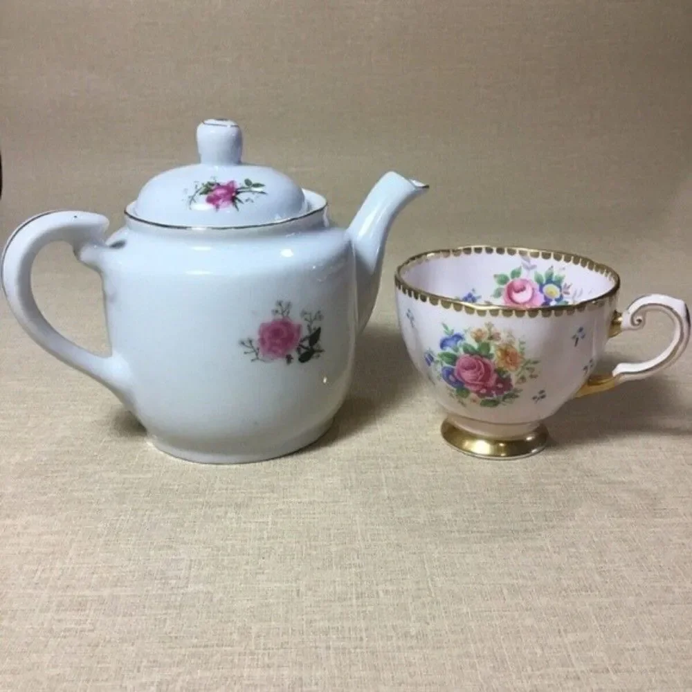 Vintage Lefton NE 4063 Hand Painted White/Pink Rose Tea Pot‎ China